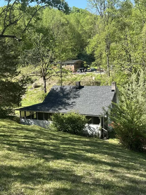 420 Dogwood Hill Rd, Boones Mill, VA 24065