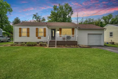 722 Crystal Dr, Salem, VA 24153