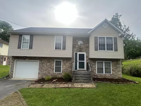 736 Caldwell St NW, Roanoke, VA 24017