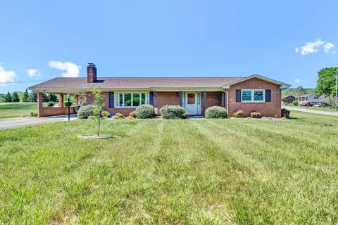 192 Beverly Hills Cir, Rocky Mount, VA 24151