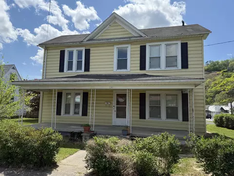 130 N Marion Ave, Covington, VA 24426