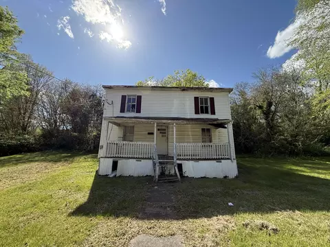 9 Jackson St N, Martinsville, VA 24112