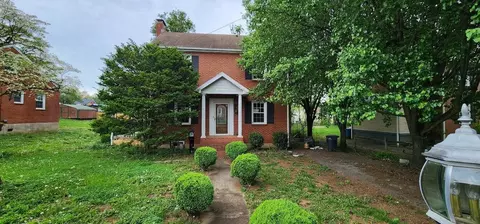 2610 Vancouver Dr NW, Roanoke, VA 24012