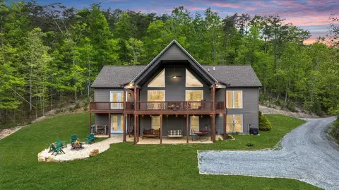 4029 Flatwoods Rd, Elliston, VA 24087