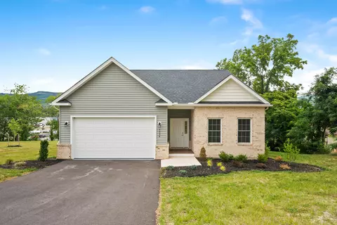 5594 Old Grove Ln, Salem, VA 24153