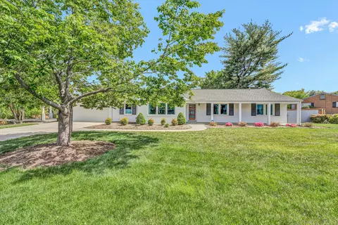 4814 Westhill Dr, Roanoke, VA 24018