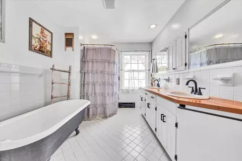 Bath - 2816 Lowesville Rd, Arrington, VA 22922 photo 5 of 9
