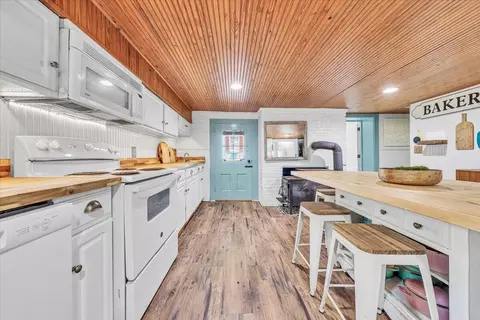 Kitchen - 2816 Lowesville Rd, Arrington, VA 22922 photo 7 of 9