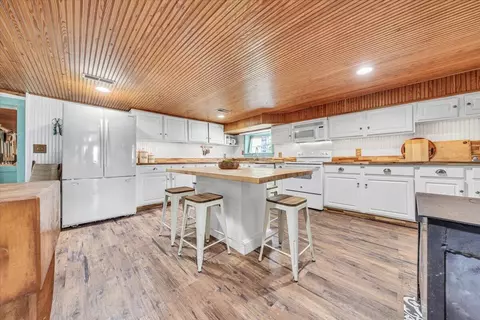 Kitchen - 2816 Lowesville Rd, Arrington, VA 22922 photo 3 of 9