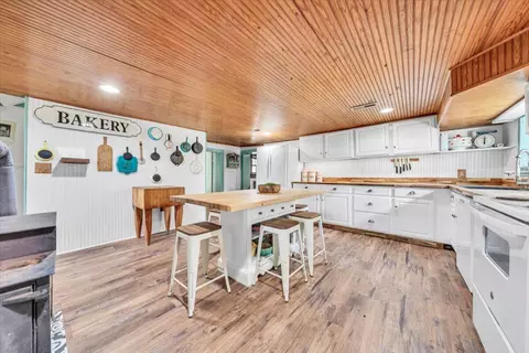 Kitchen - 2816 Lowesville Rd, Arrington, VA 22922 photo 5 of 9