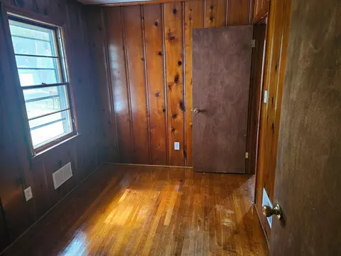 Bedroom - 2108 Wayne St NE, Roanoke, VA 24012 photo 3 of 3