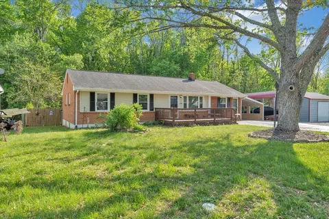 2734 Embassy Dr, Roanoke, VA 24019