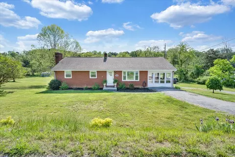 3223 Webster Rd, Blue Ridge, VA 24064