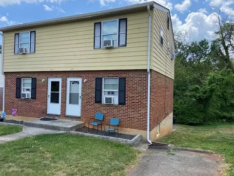1207 Ruddell Rd, Vinton, VA 24179