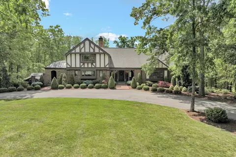 5225 Flintlock Rd, Roanoke, VA 24018