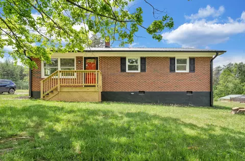 1485 Carver Rd, Martinsville, VA 24112