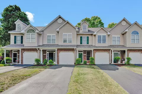 8715 Little Hoop Rd, Roanoke, VA 24019