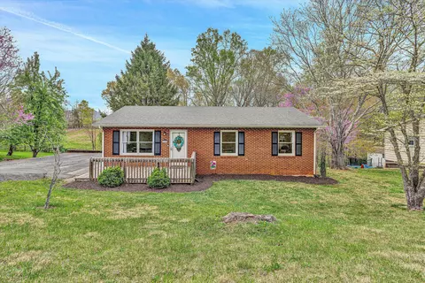2080 Shady Run Rd, Vinton, VA 24179