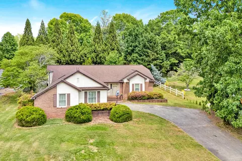 126 Turner Ashby Ct, Martinsville, VA 24112
