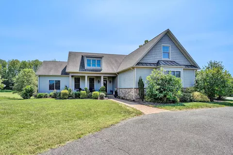 215 Bermuda Dr, Hardy, VA 24101 photo 2