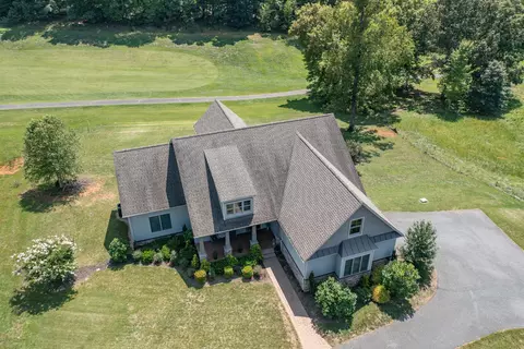 215 Bermuda Dr, Hardy, VA 24101 photo 4