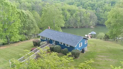 504 Witcher Creek Ln, Huddleston, VA 24104