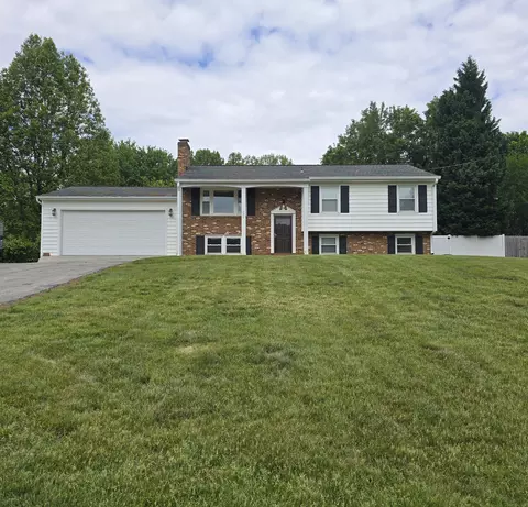 239 Knollwood Dr, Troutville, VA 24175