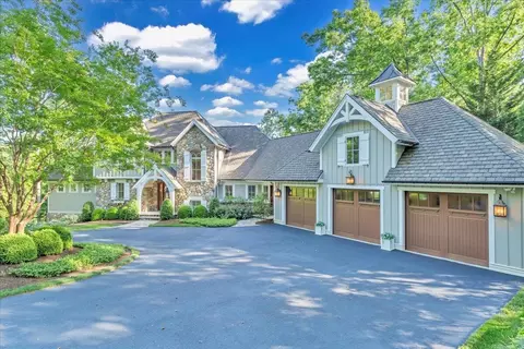 549 Island Pointe Ln, Moneta, VA 24121