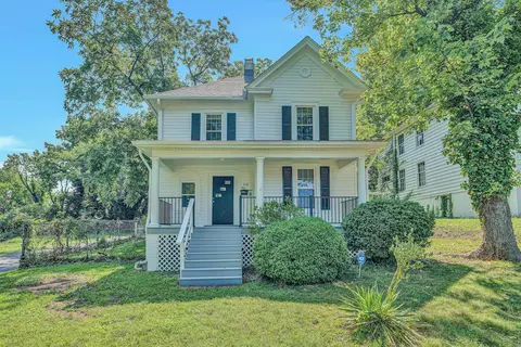 418 Chestnut St, Vinton, VA 24179