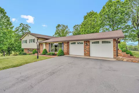 3229 Morgans Mill Rd, Goodview, VA 24095 photo 2