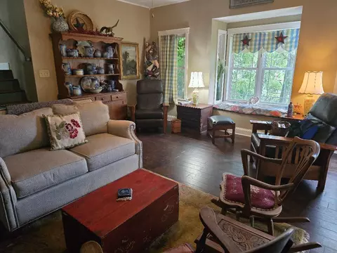 Living - 322 2nd St, Buchanan, VA 24066 photo 2 of 3