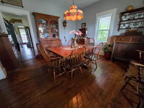 Dining - 322 2nd St, Buchanan, VA 24066 photo 2 of 3