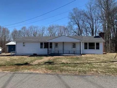 122 Acorn Rd, Rocky Mount, VA 24151
