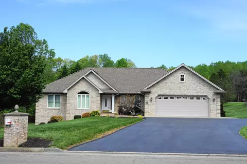 10 Holly Knoll Dr, Rocky Mount, VA 24151