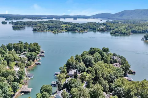 View/Area - 342 Morgans Mill Dr, Penhook, VA 24137 photo 6 of 7