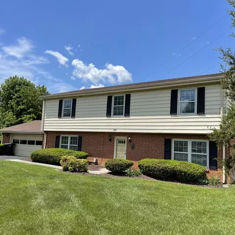 4817 Easthill Dr, Roanoke, VA 24018