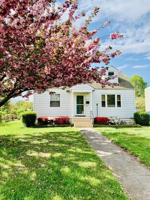 2626 Dorchester Dr NW, Roanoke, VA 24012