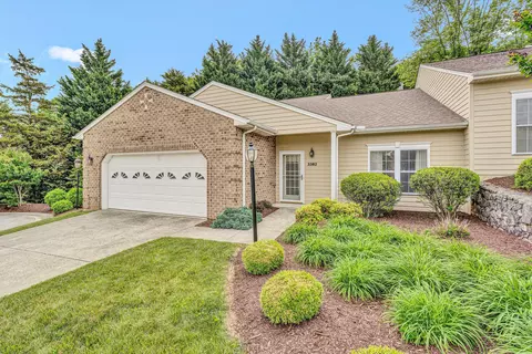 3382 Laurel Cir, Roanoke, VA 24018