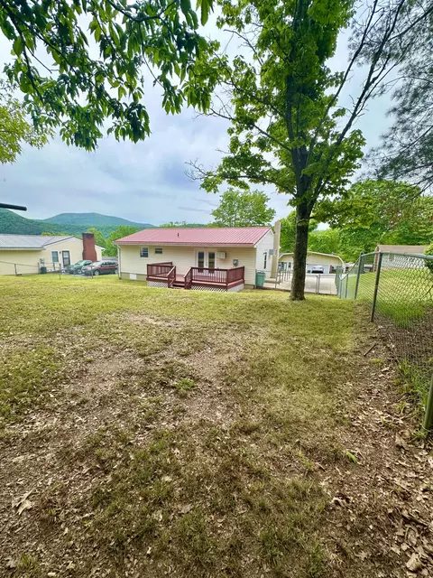 1300 Cherokee Trl, Covington, VA 24426 photo 3