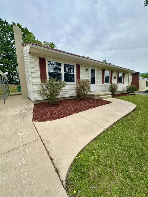 1300 Cherokee Trl, Covington, VA 24426 photo 2