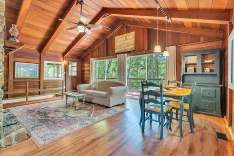 100 Lynchburg Camp Rd, Huddleston, VA 24104