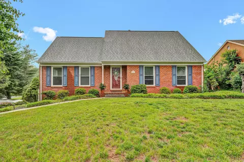 15 Jay Ridge Rd, Cloverdale, VA 24077