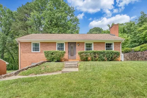 30 Benbrook Cir NE, Roanoke, VA 24012