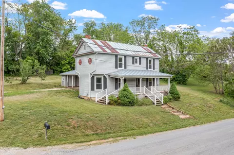 250 Old Hollow Rd, Buchanan, VA 24066