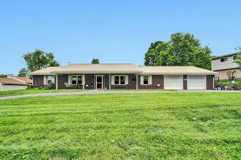 3643 Larson Ln, Roanoke, VA 24018