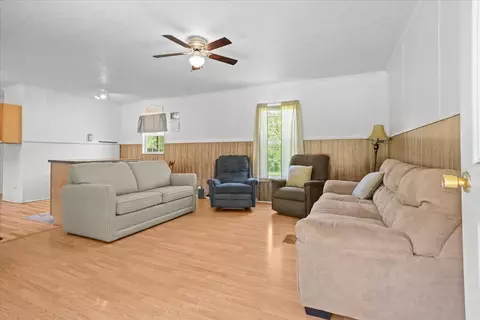 Living - 1606 Dunbrack Cir, Covington, VA 24426 photo 1 of 1