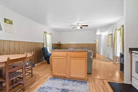 Entry Way - 1606 Dunbrack Cir, Covington, VA 24426 photo 1 of 2