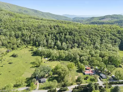 View/Area - 1606 Dunbrack Cir, Covington, VA 24426 photo 12 of 15