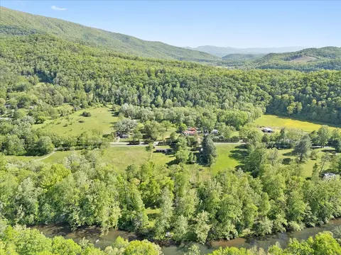 View/Area - 1606 Dunbrack Cir, Covington, VA 24426 photo 2 of 15