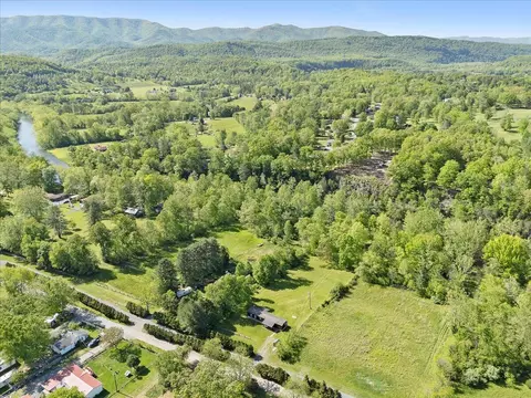 View/Area - 1606 Dunbrack Cir, Covington, VA 24426 photo 13 of 15